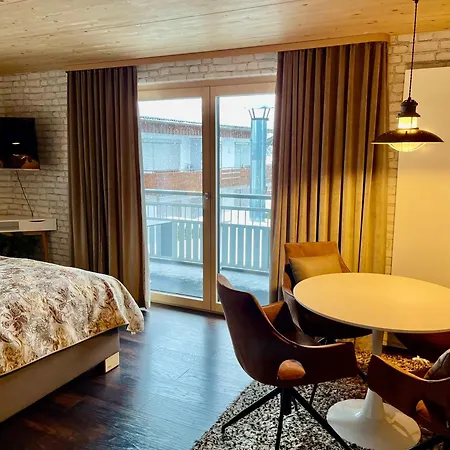 Vintage Hotel Charivari- Sommer Hoernerbahnen Kostenlos Mit Restaurant Hotel *