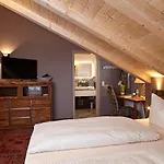 Vintage Hotel Charivari- Sommer Hoernerbahnen Kostenlos Mit Restaurant